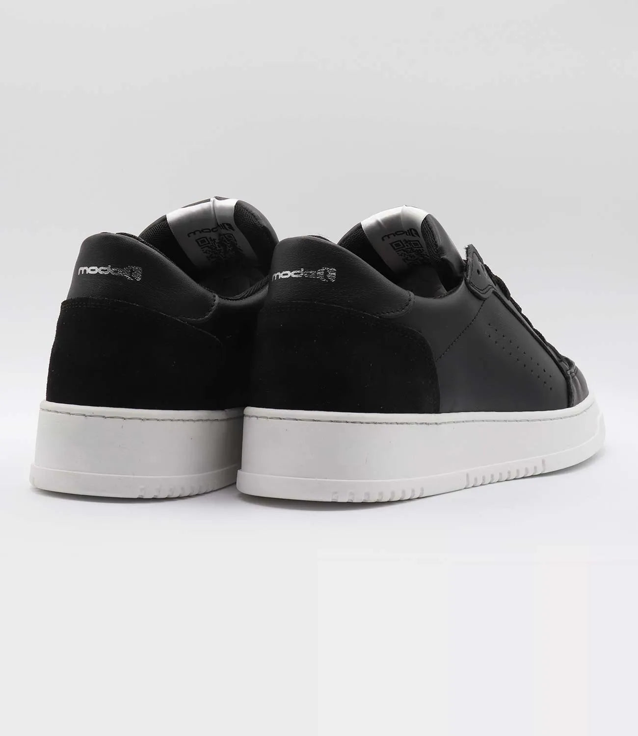 Sneakers MATRIX Model 5 in pelle nera
