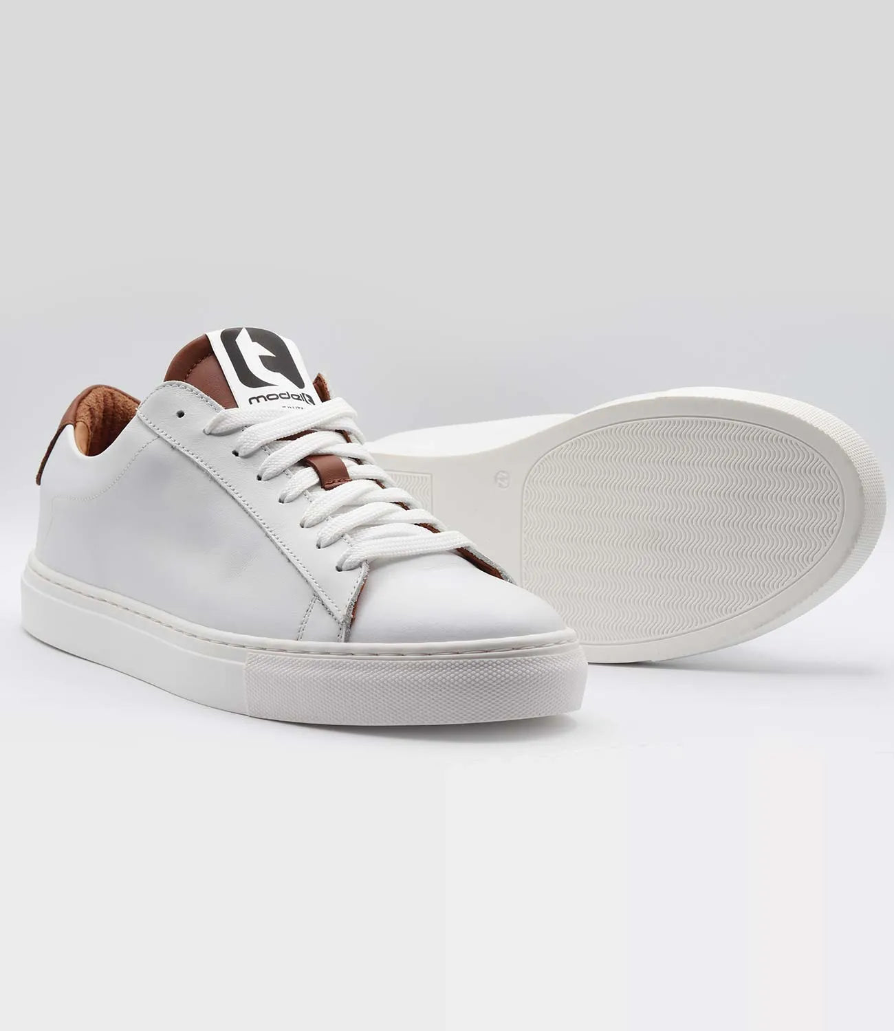 Sneakers GALAXY Model 6 in pelle bianca