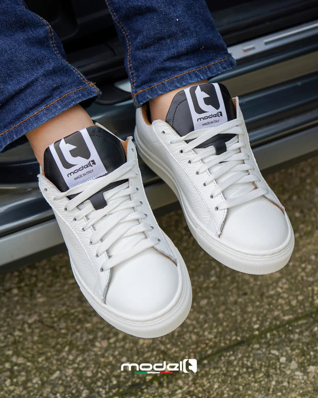 Sneakers QUIETLY Model 9 in pelle bianca