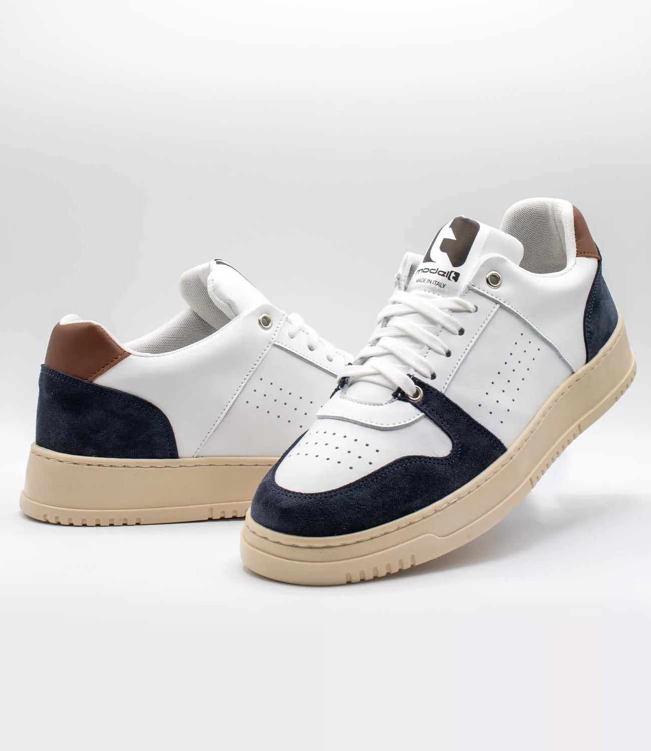 Sneakers CALIFORNIA Model 3 in pelle bianca