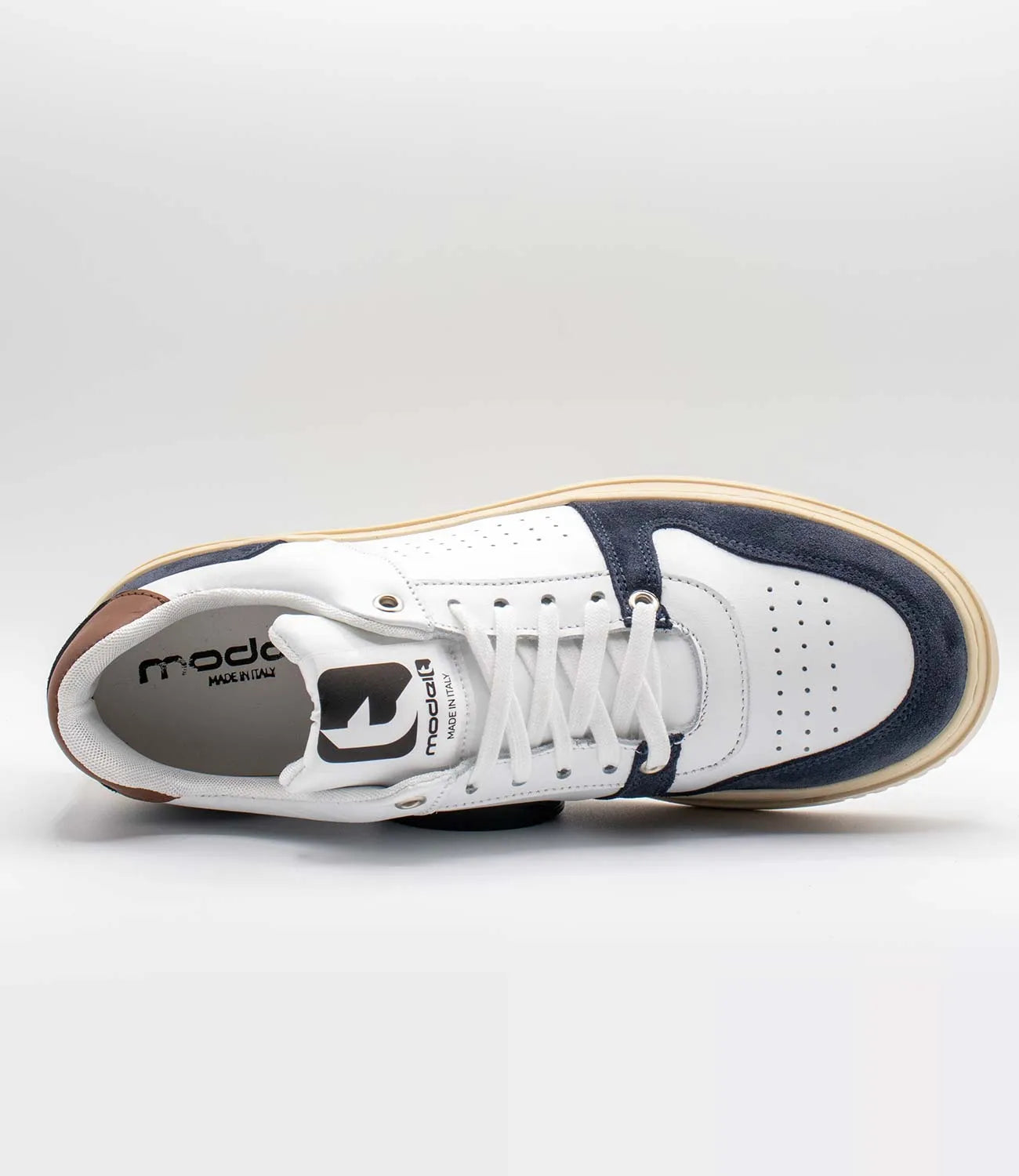 Sneakers CALIFORNIA Model 3 in pelle bianca