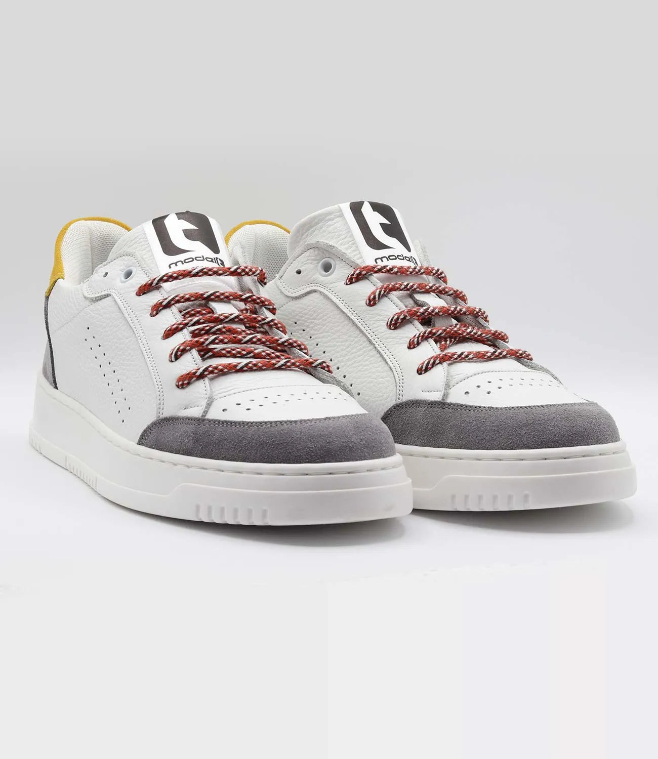 Sneakers MATRIX Model 7 in pelle bianca bottolata