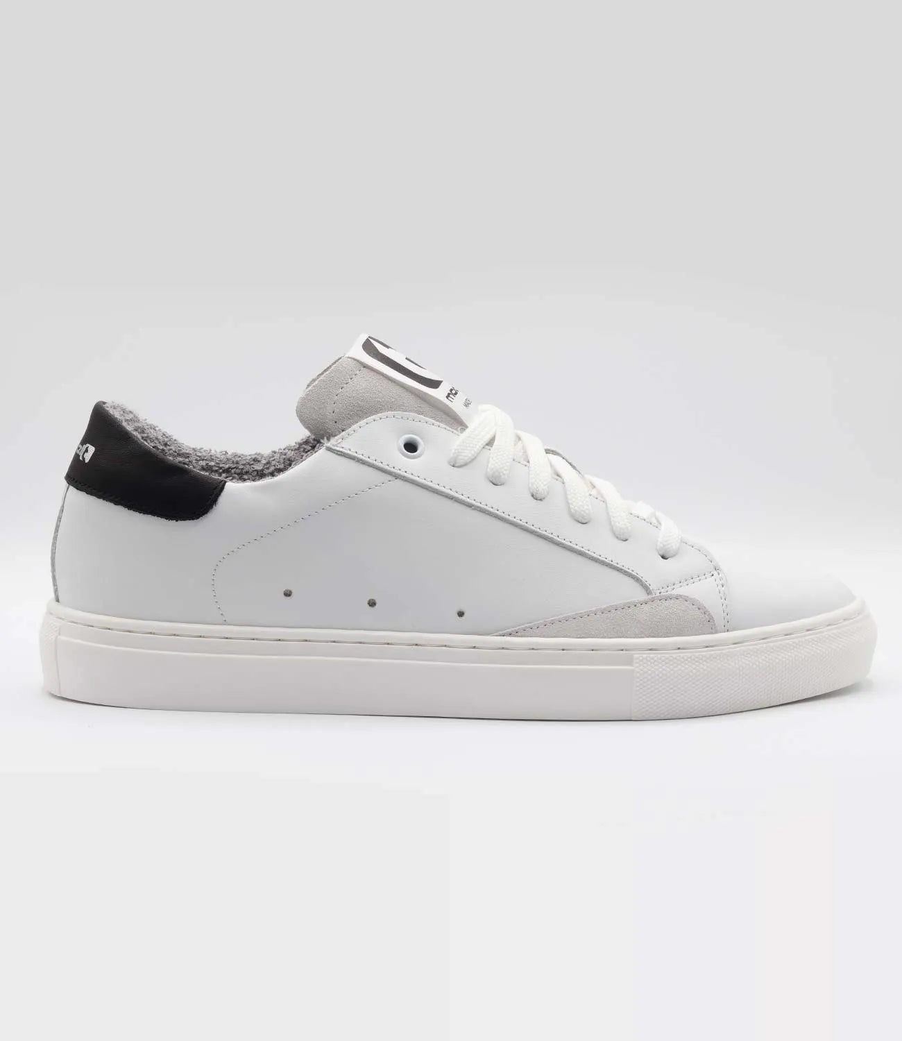 Sneakers QUIETLY Model 4 in pelle bianca