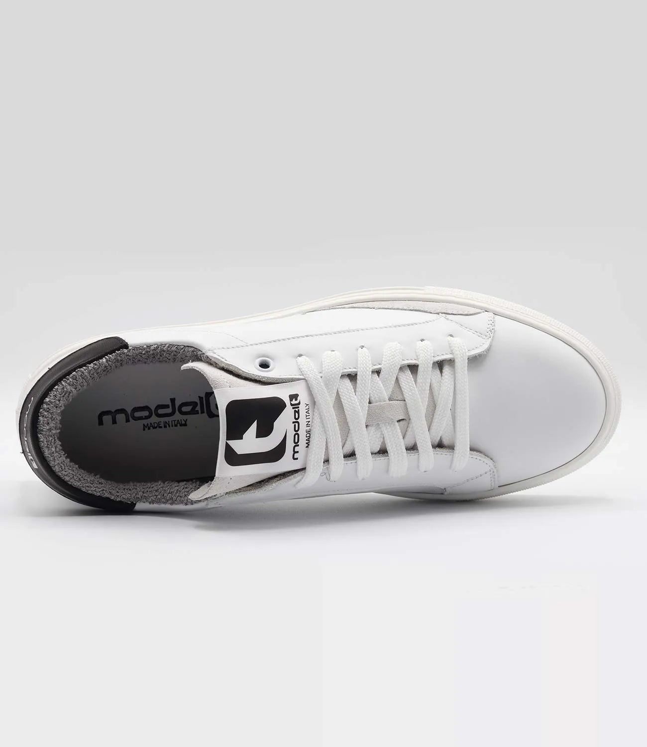 Sneakers QUIETLY Model 4 in pelle bianca