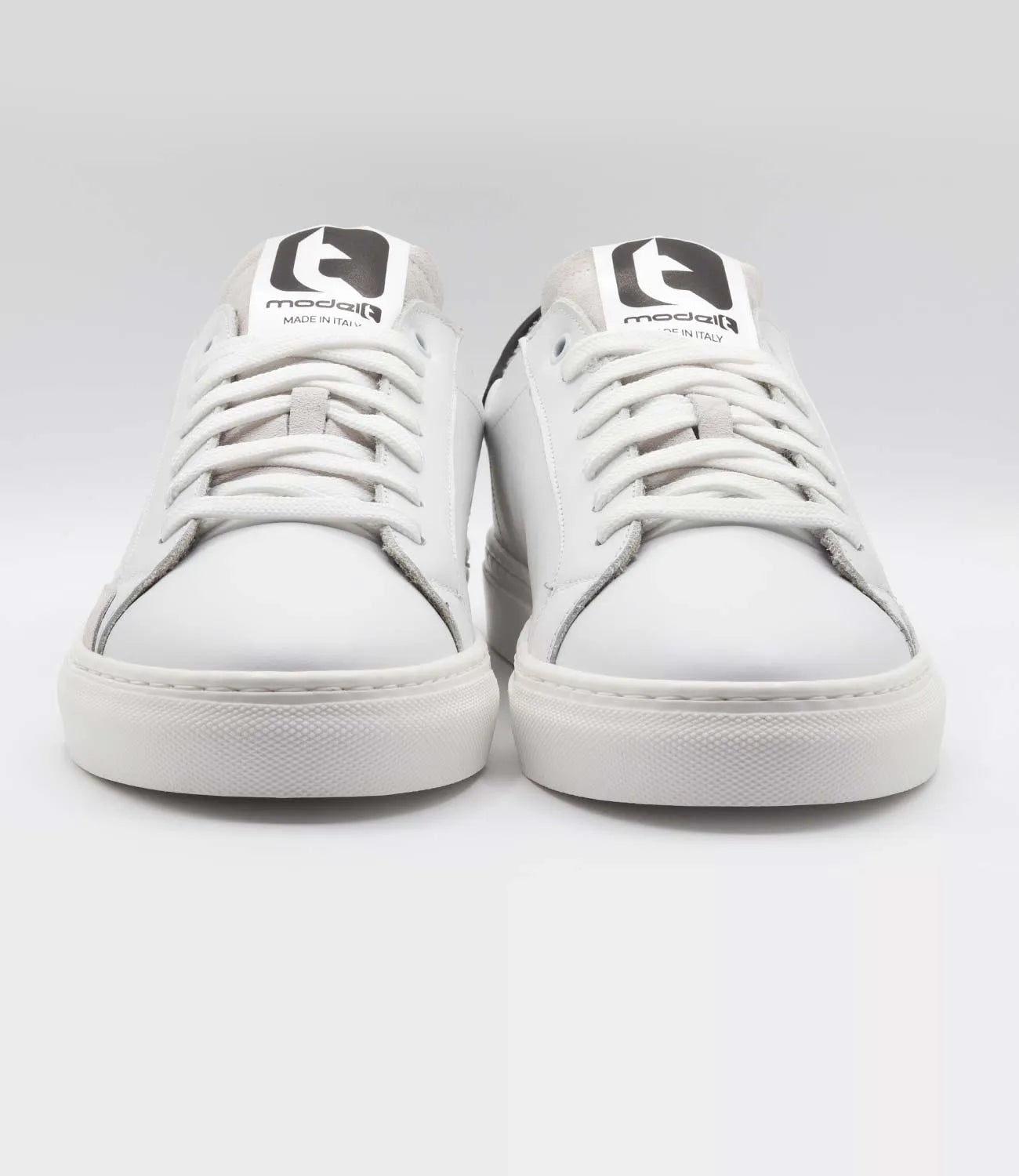 Sneakers QUIETLY Model 4 in pelle bianca