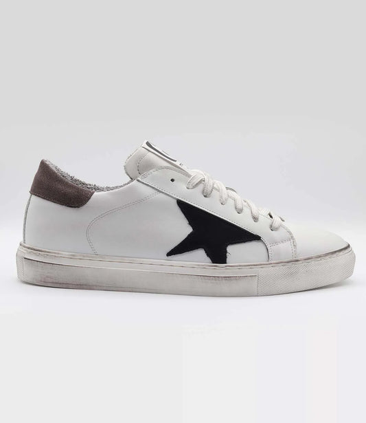 Sneakers QUIETLY Model 8 in pelle bianca