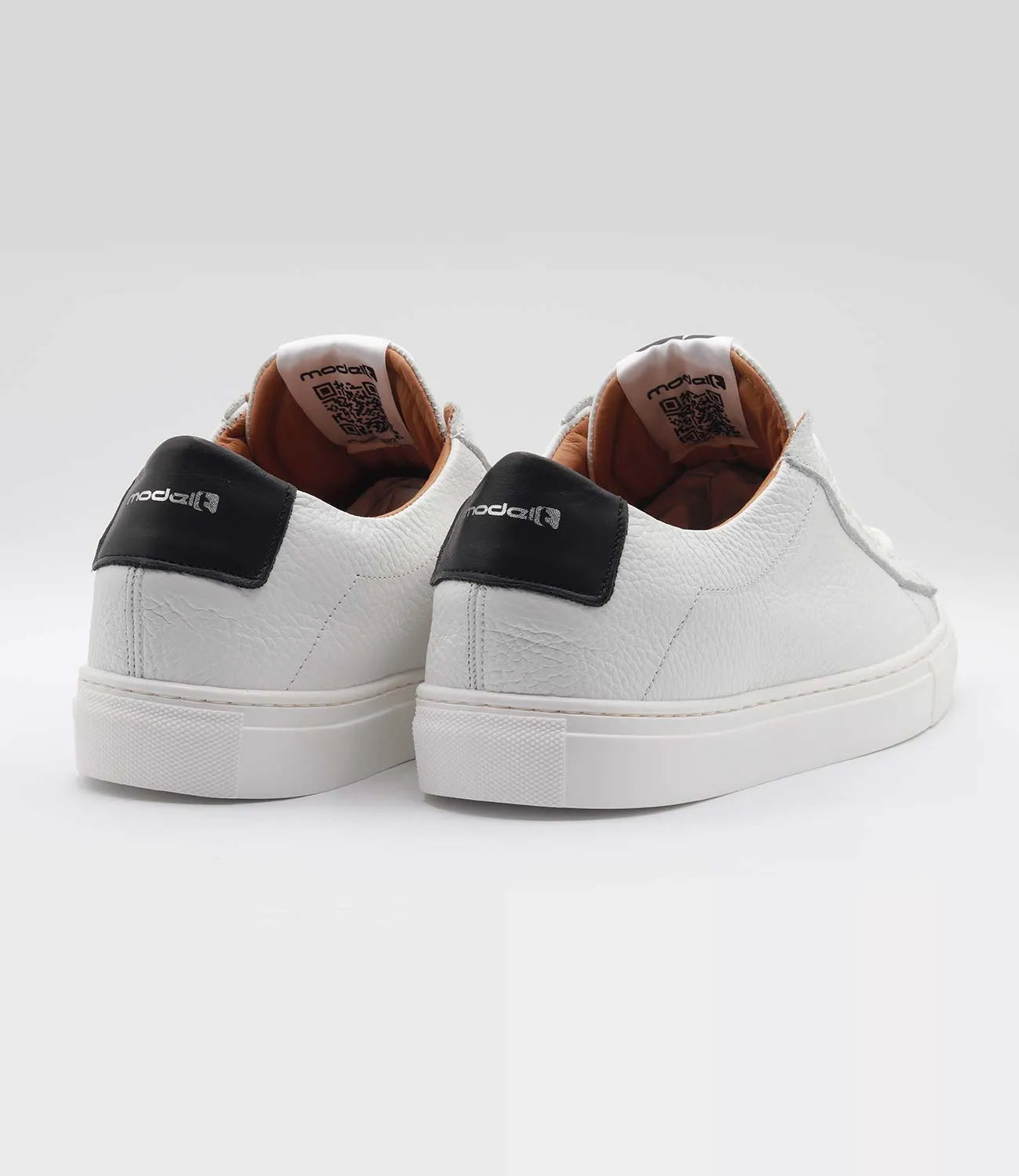 Sneakers QUIETLY Model 9 in pelle nappa bottolata