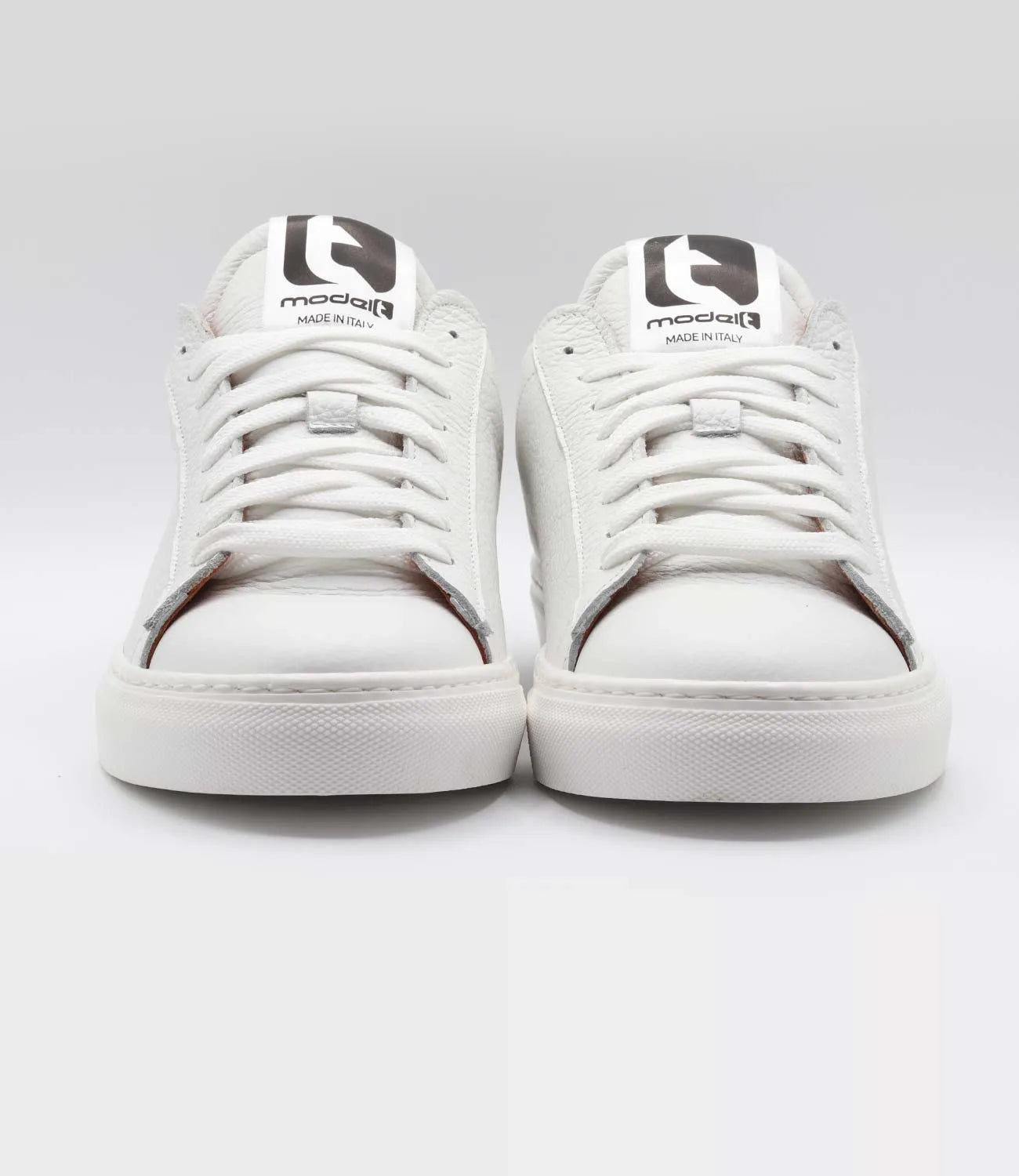 Sneakers QUIETLY Model 9 in pelle nappa bottolata