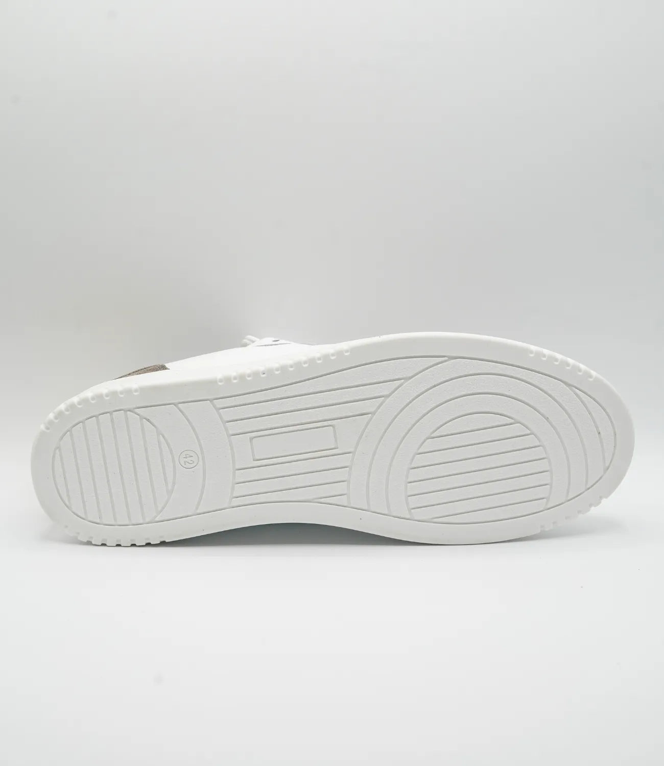 Sneakers MATRIX Model 8 in pelle bianca bottolata