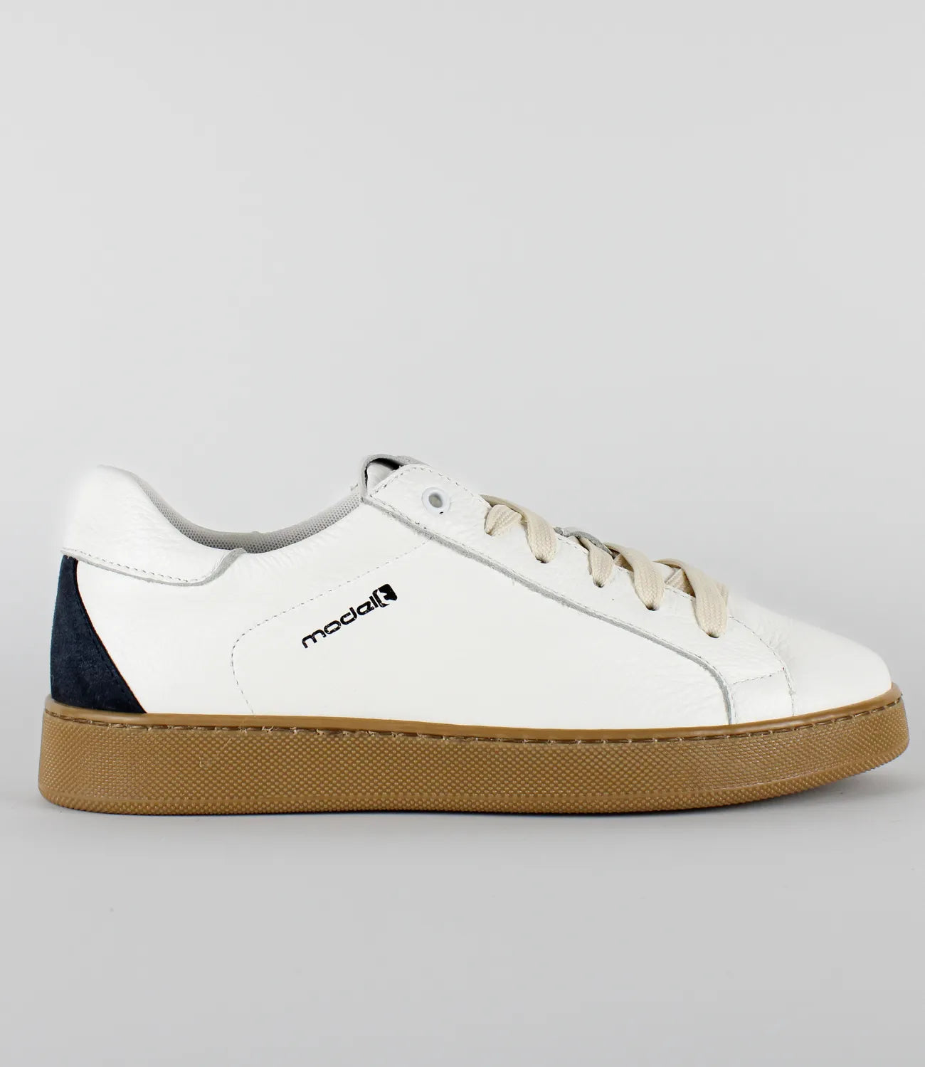 Sneakers TREVOR Model 1 in pelle bianca bottolata