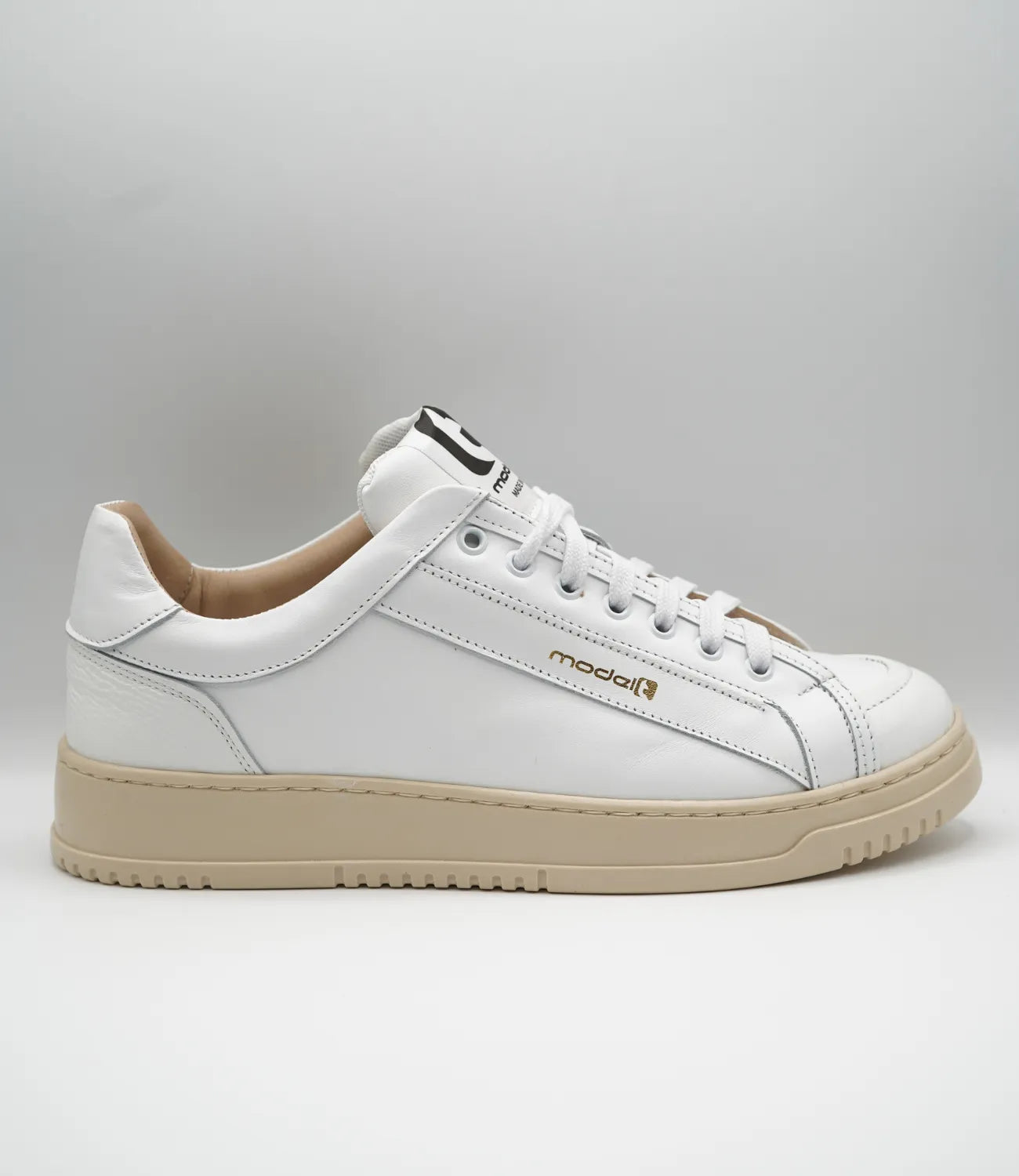 Sneakers LOUIS Model 3 creamy in pelle bianca