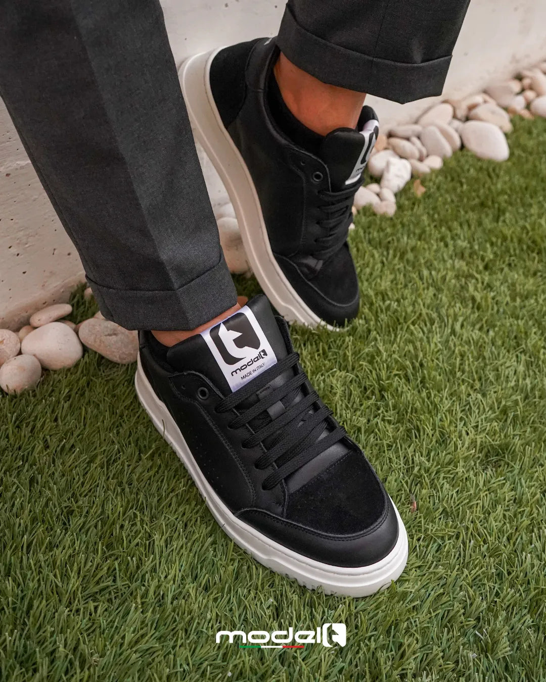 Sneakers MATRIX Model 5 in pelle nera