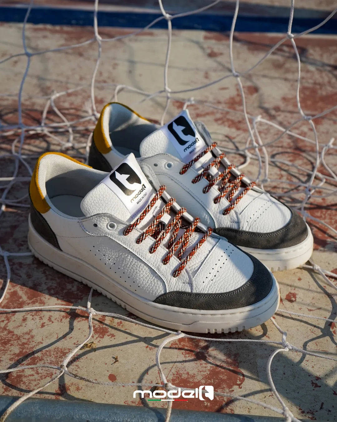 Sneakers MATRIX Model 7 in pelle bianca bottolata
