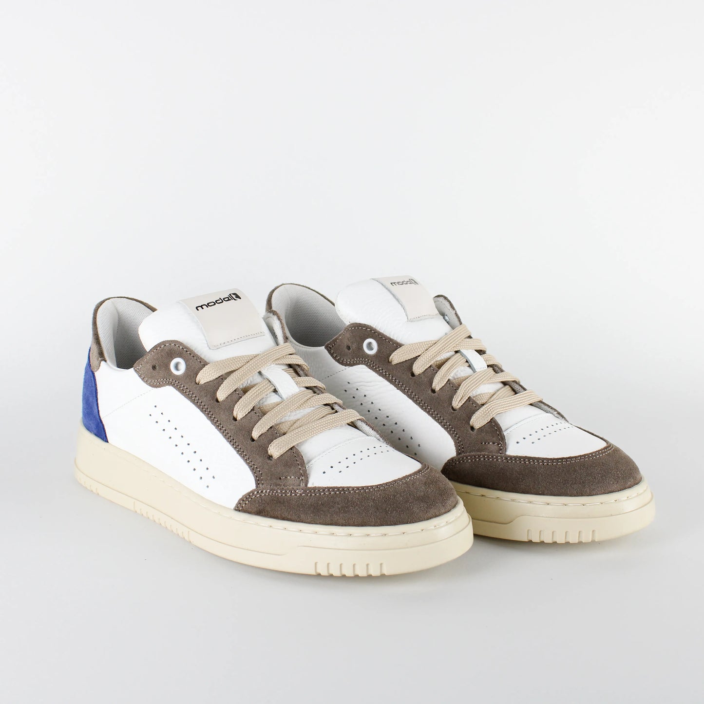 Sneakers MATRIX Model 3 in pelle bianca bottolata