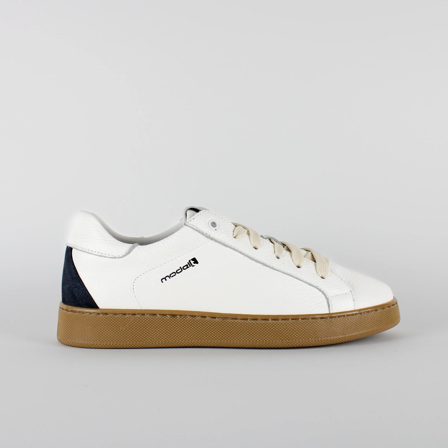 Sneakers TREVOR Model 1 in pelle bianca bottolata